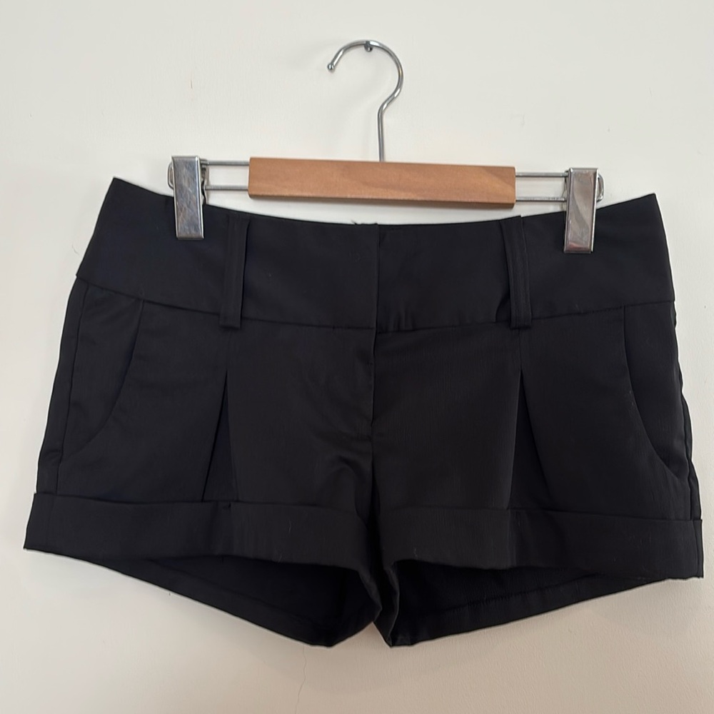 Guess women’s black dress shorts. Hot pants shorts, size 27